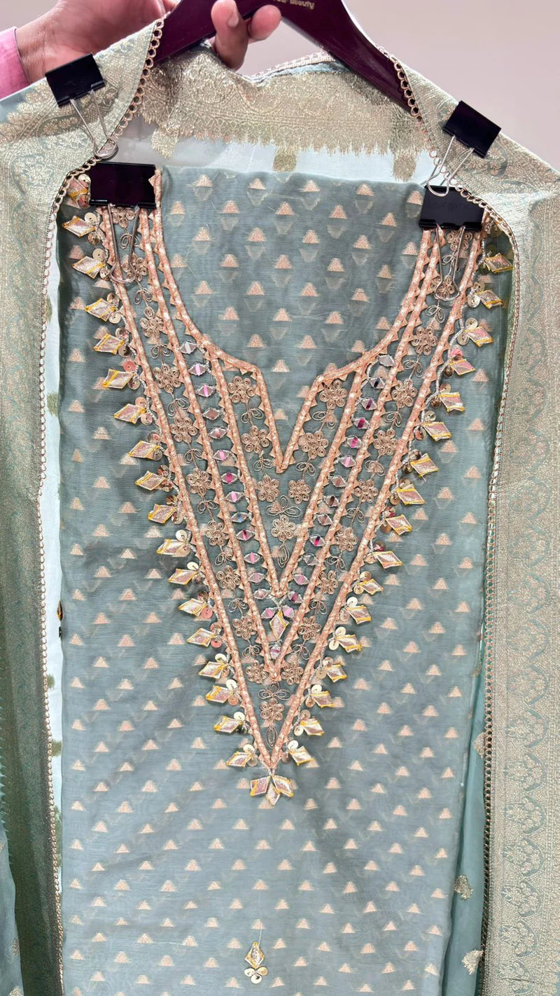 New Trendy Suits for Women