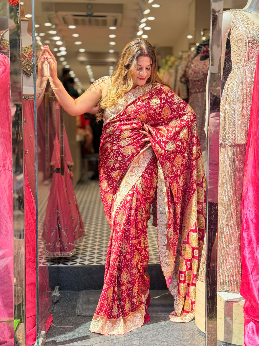 Bandhani Printed Georgette Saree with Embroidered Cutwork Border – Maroon Red