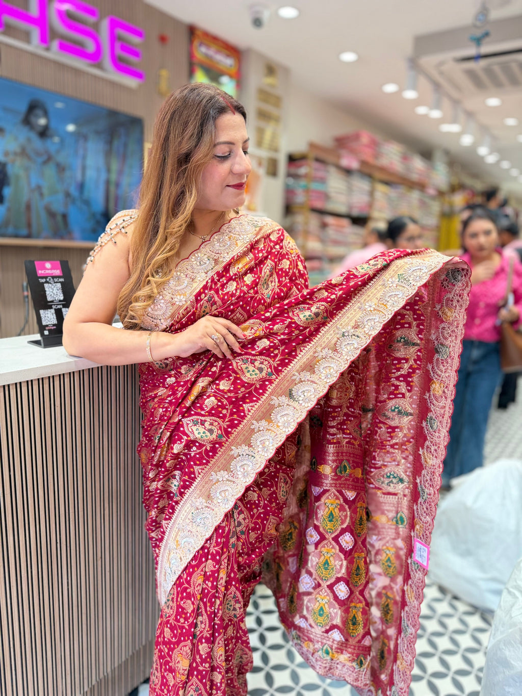 Bandhani Printed Georgette Saree with Embroidered Cutwork Border – Maroon Red