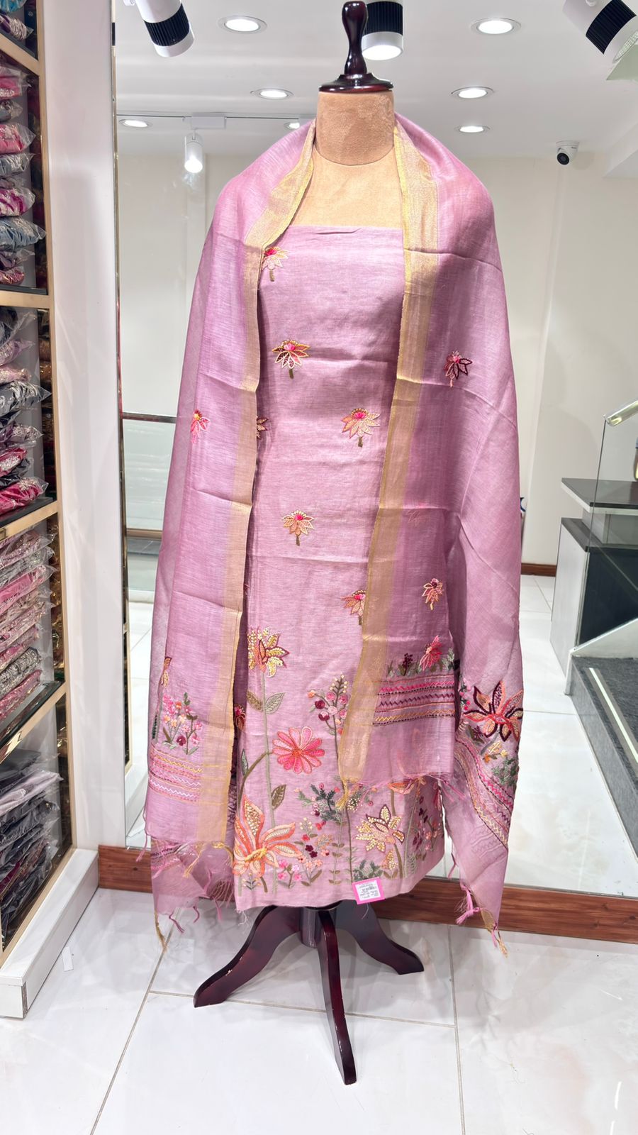 Women Indian Suits at Best Price
